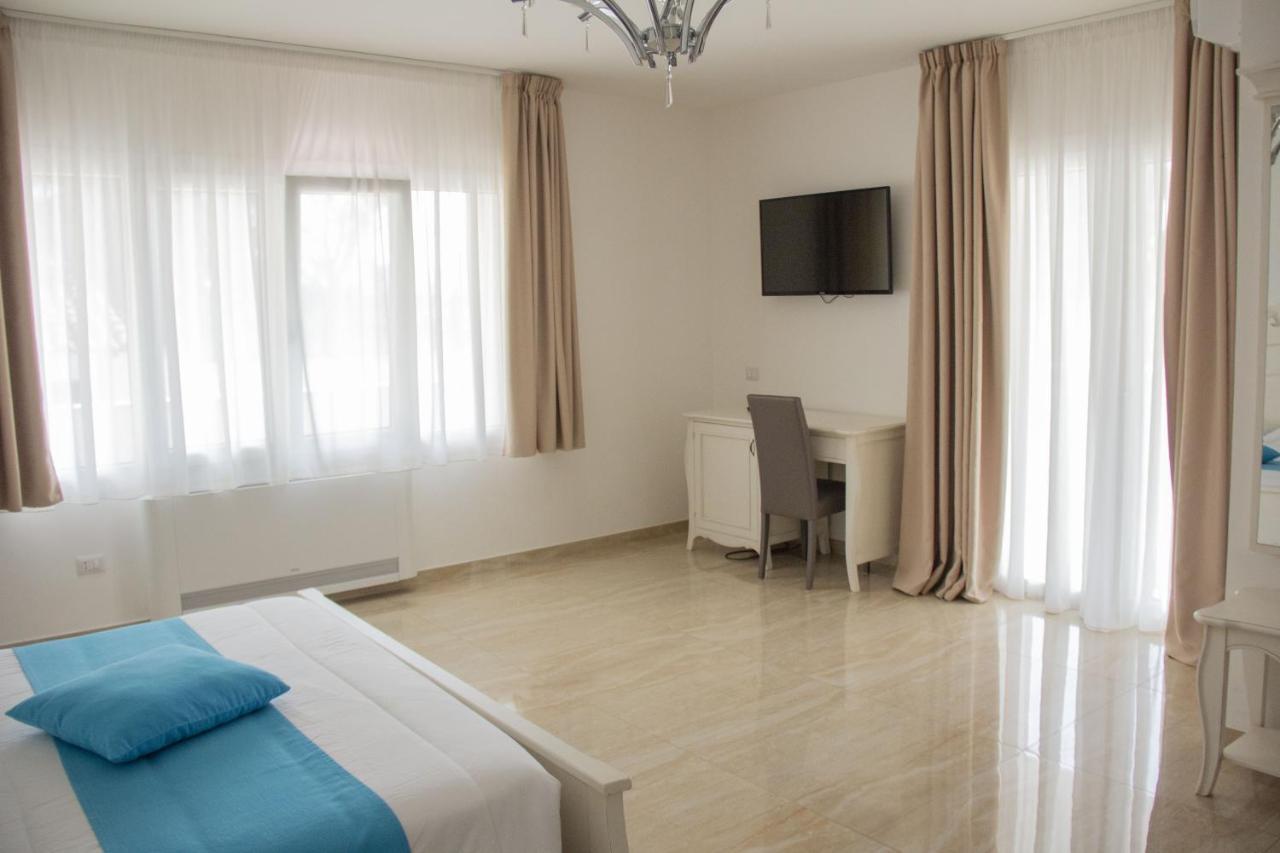 B&B Imperial Exclusive Rooms & Breakfast ปอร์โตเชซาเรโอ ภายนอก รูปภาพ