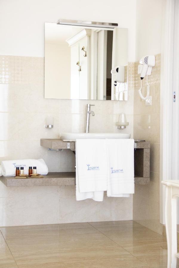 B&B Imperial Exclusive Rooms & Breakfast ปอร์โตเชซาเรโอ ภายนอก รูปภาพ
