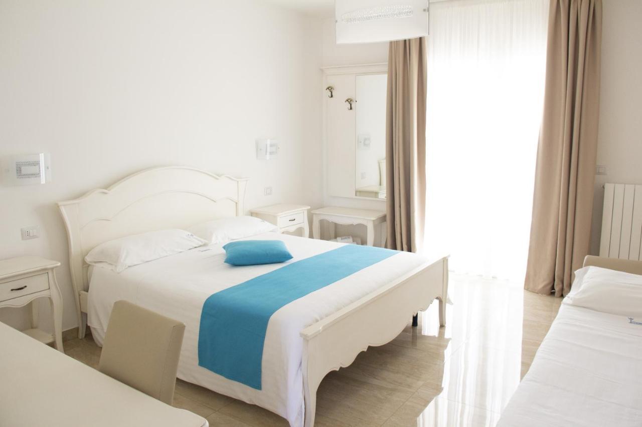 B&B Imperial Exclusive Rooms & Breakfast ปอร์โตเชซาเรโอ ภายนอก รูปภาพ