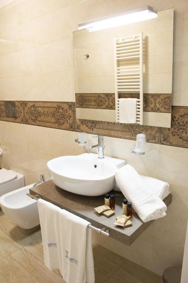 B&B Imperial Exclusive Rooms & Breakfast ปอร์โตเชซาเรโอ ภายนอก รูปภาพ