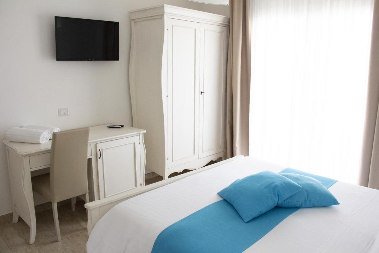 B&B Imperial Exclusive Rooms & Breakfast ปอร์โตเชซาเรโอ ภายนอก รูปภาพ