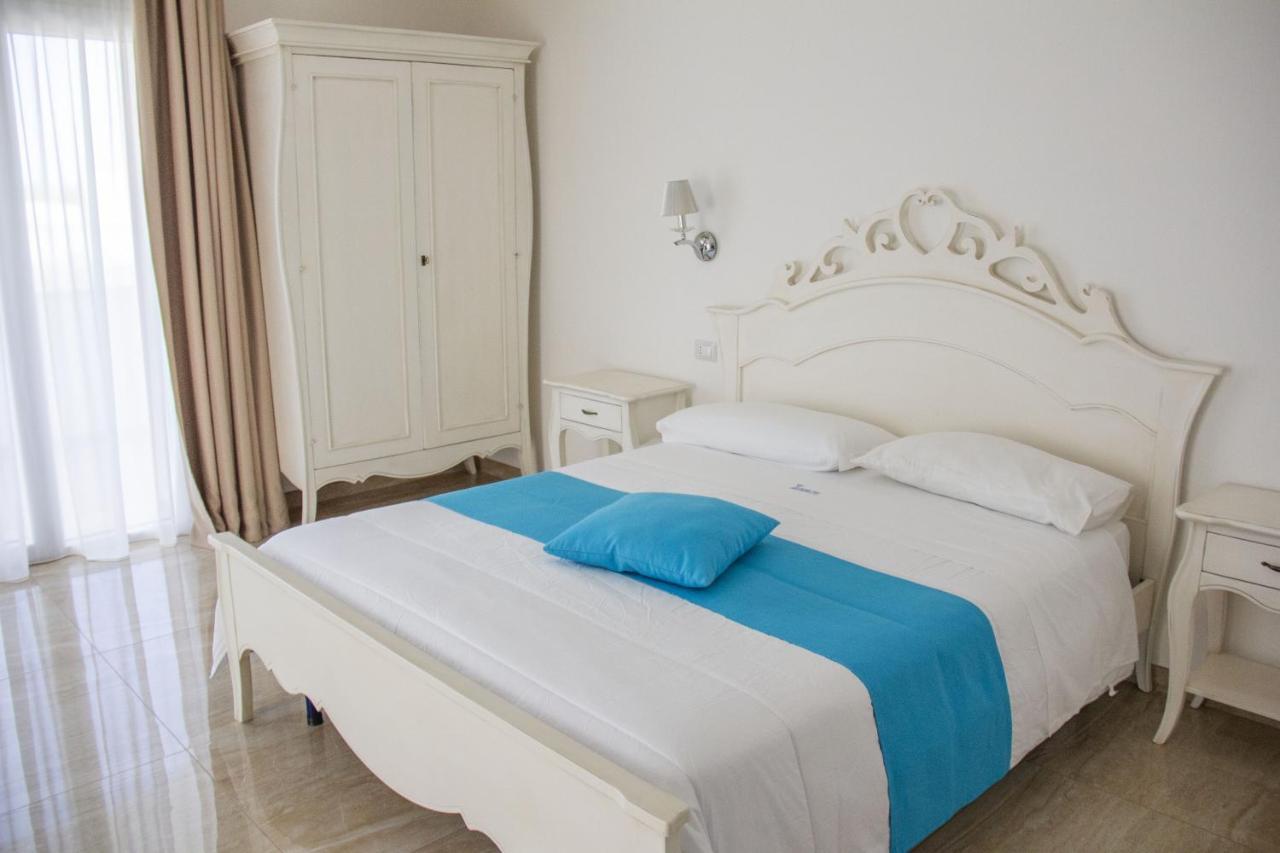B&B Imperial Exclusive Rooms & Breakfast ปอร์โตเชซาเรโอ ภายนอก รูปภาพ