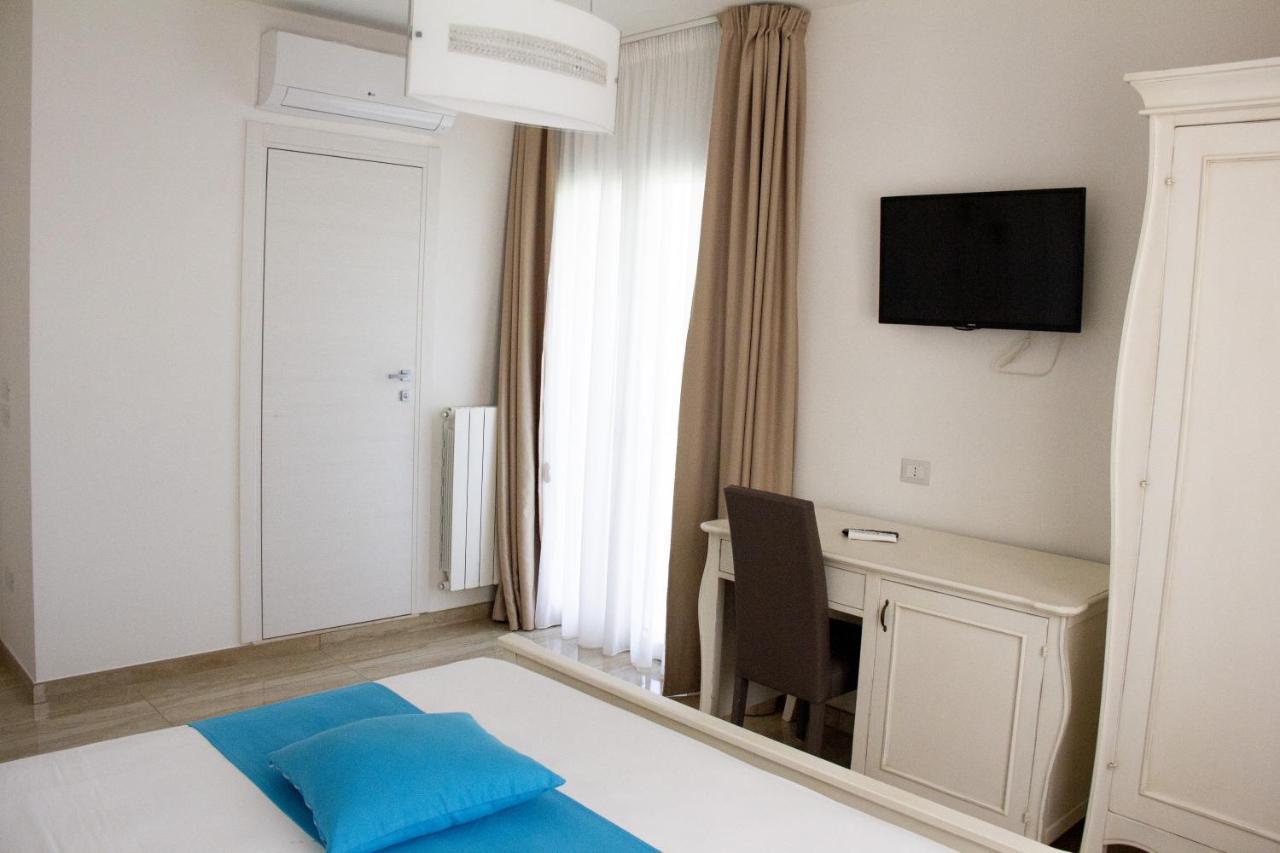 B&B Imperial Exclusive Rooms & Breakfast ปอร์โตเชซาเรโอ ภายนอก รูปภาพ
