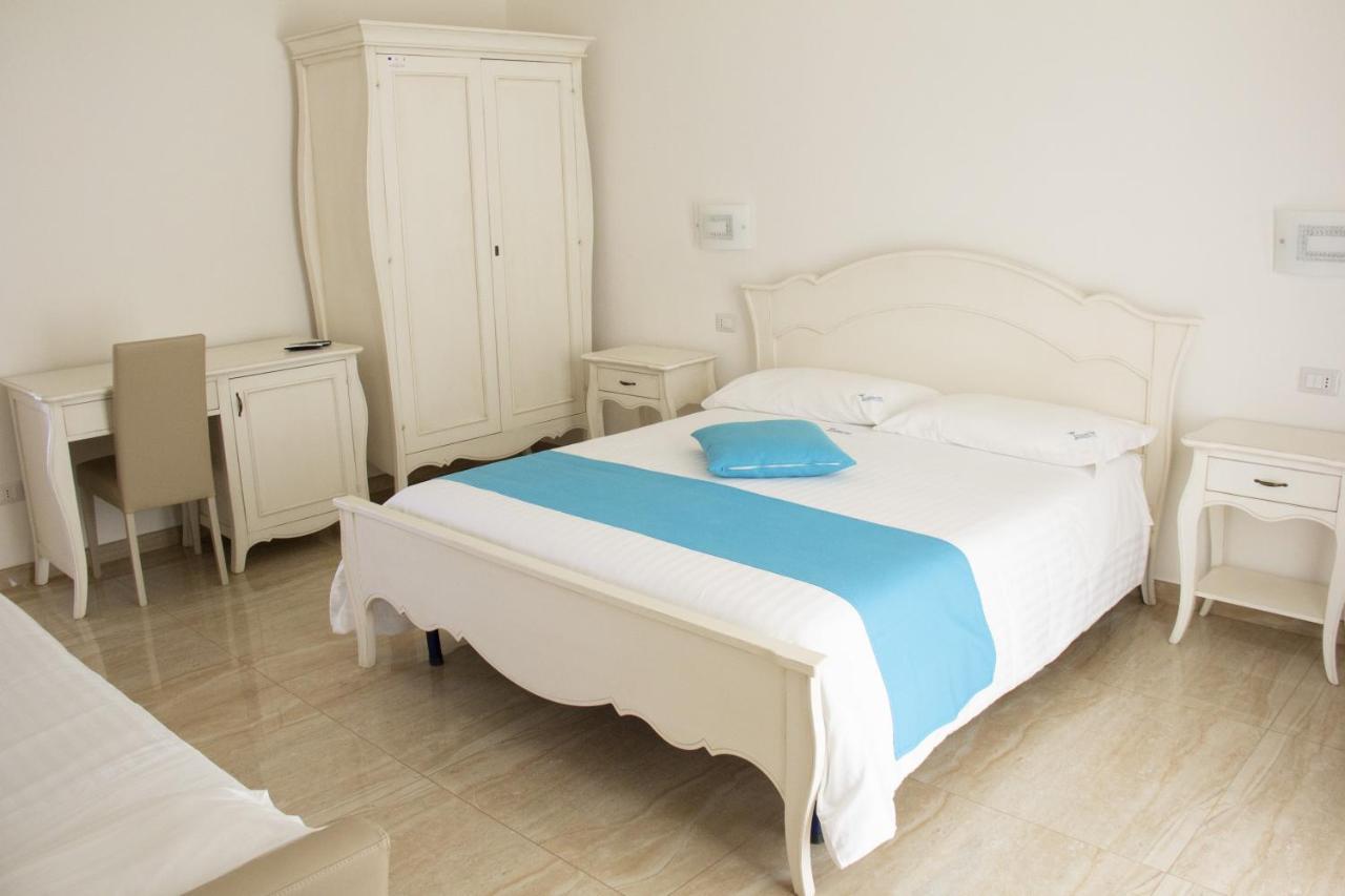 B&B Imperial Exclusive Rooms & Breakfast ปอร์โตเชซาเรโอ ภายนอก รูปภาพ