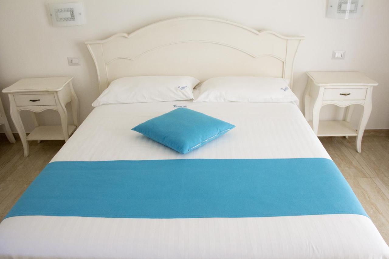 B&B Imperial Exclusive Rooms & Breakfast ปอร์โตเชซาเรโอ ภายนอก รูปภาพ