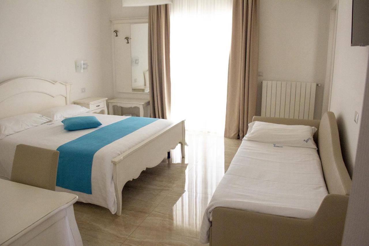 B&B Imperial Exclusive Rooms & Breakfast ปอร์โตเชซาเรโอ ภายนอก รูปภาพ
