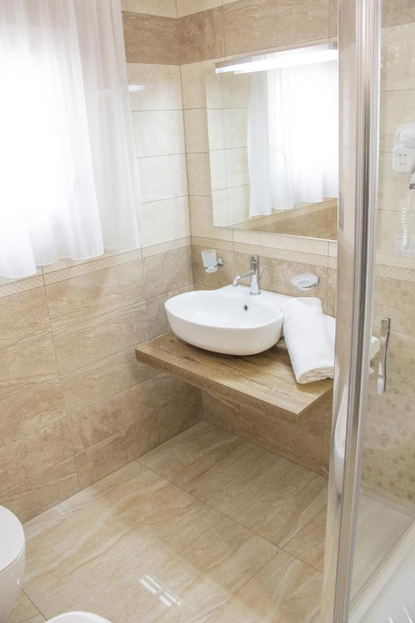 B&B Imperial Exclusive Rooms & Breakfast ปอร์โตเชซาเรโอ ภายนอก รูปภาพ